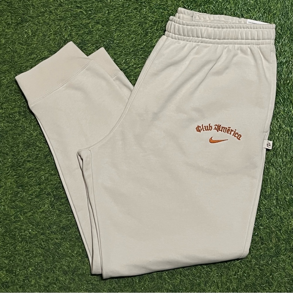 NWT Nike Club America Special Edition Men's Soccer French Terry Joggers MSRP $75